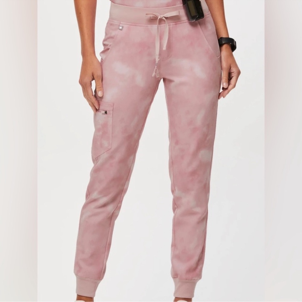 Figs Marbled Rose Zamora with Elastic Waistband and Tapered Legs Medium Petite